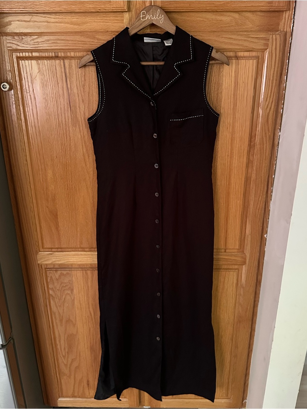 Vintage Sleeveless Button-Down Black Maxi Dress with White Contrast Stitching
